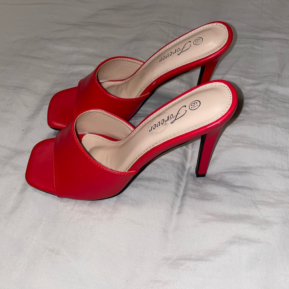 Heels - Picture 2 of 2
